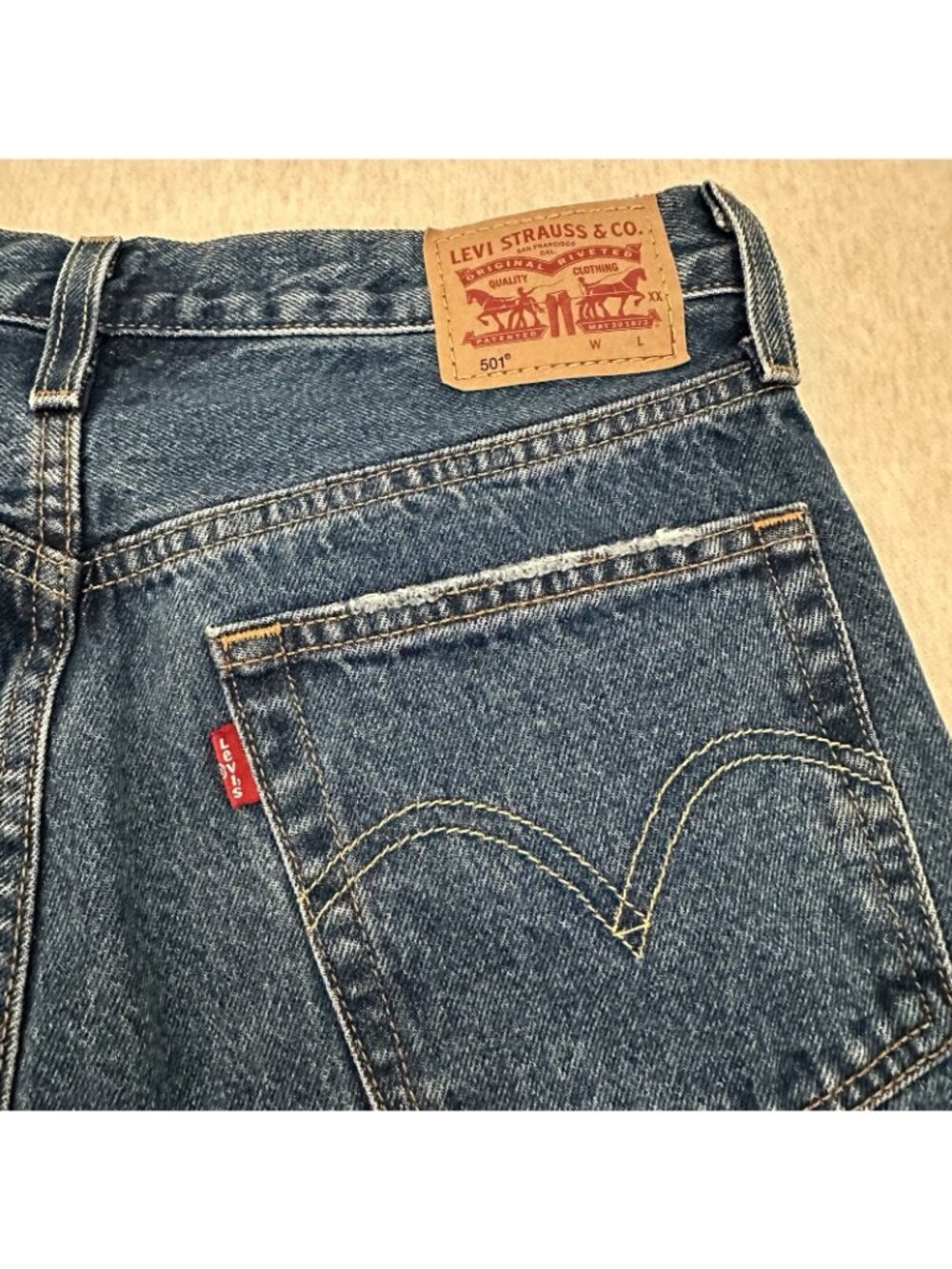 Levi’s 501 Jeans Women’s Size 28X32 Blue High Rise Button Fly Classic 12501-0421 - Picture 4 of 13